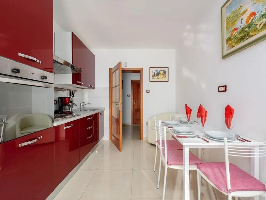 Gulic 1 Comfortable Holiday Residence Porec Croatia