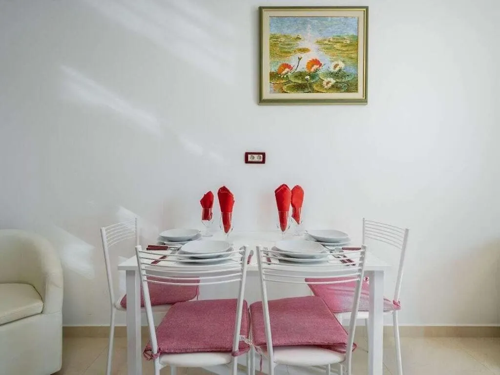 Gulic 1 Comfortable Holiday Residence Porec Holiday home